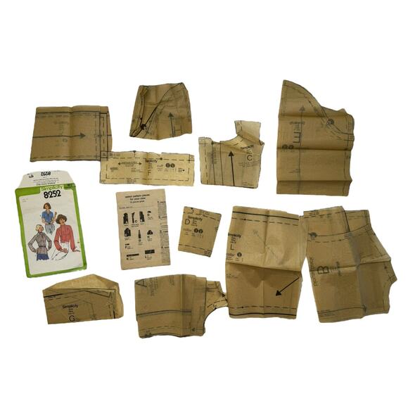 Vintage 1977 SIMPLICITY Blouse with Ascot Pattern Cut Size 12 Misses #8252 - Picture 4 of 4